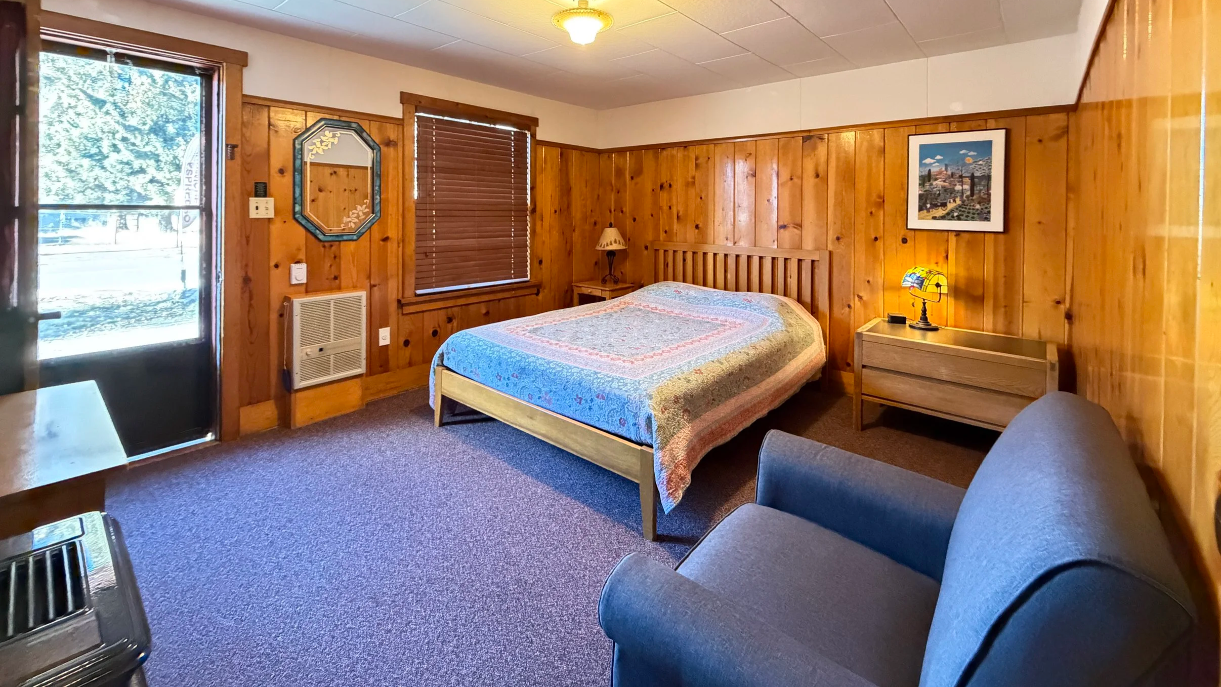 Queen Single or Front Bedroom in a Suite