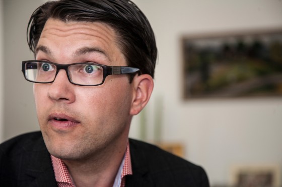 "Who, me?" Picture of confused white man from lantbruk.com