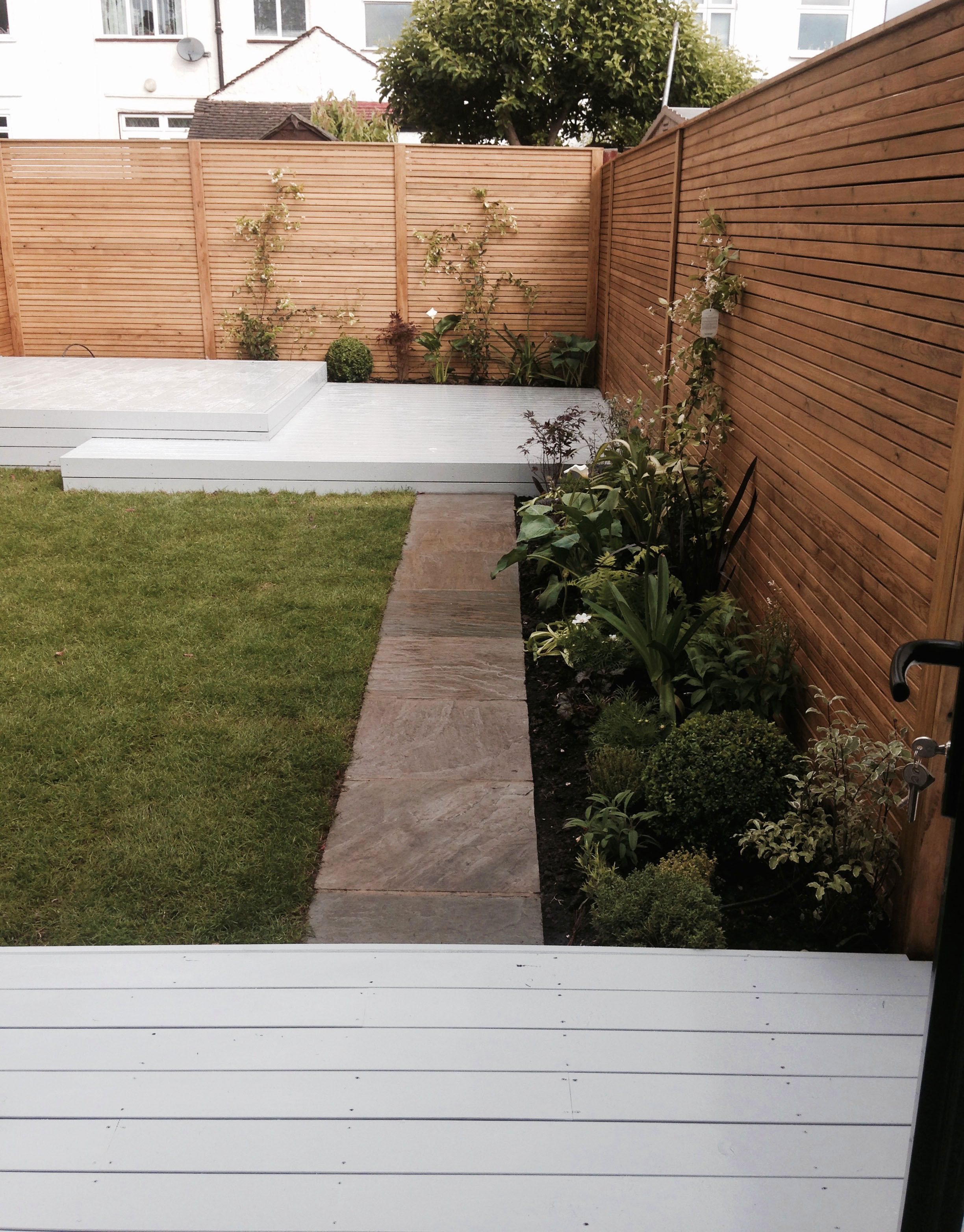 Painted-Decking---Gallagher-gardens---Landscaping-Oxford.jpg