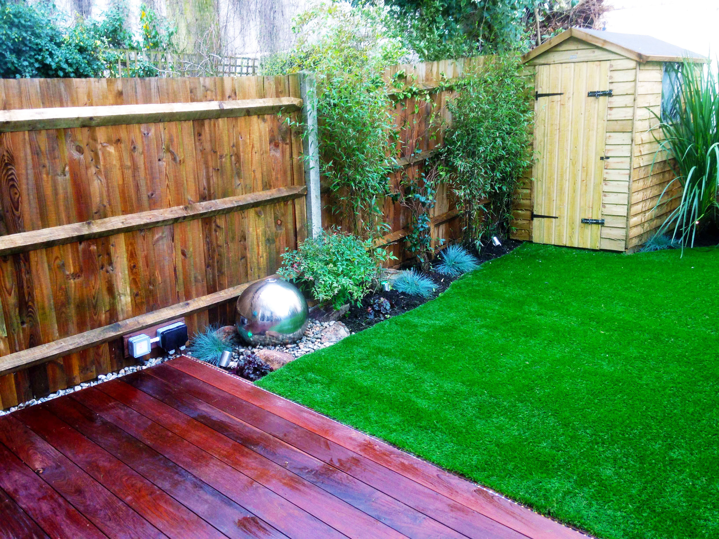 Decking-artificial-turf---Gallagher-gardens---Landscaping-Oxford.jpg