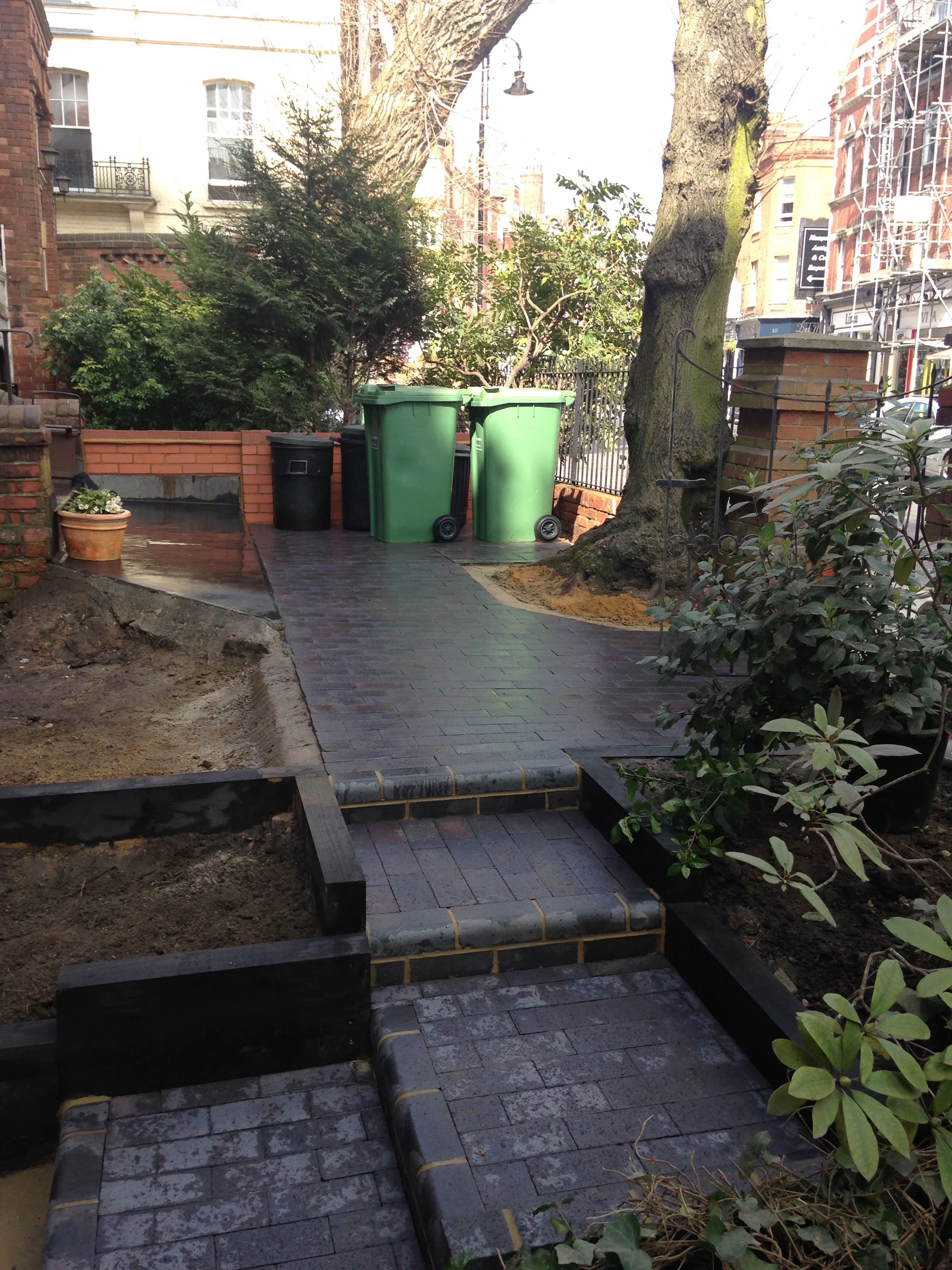 Front-garden-paving--Gallagher-gardens---Landscaping-Oxford.jpg