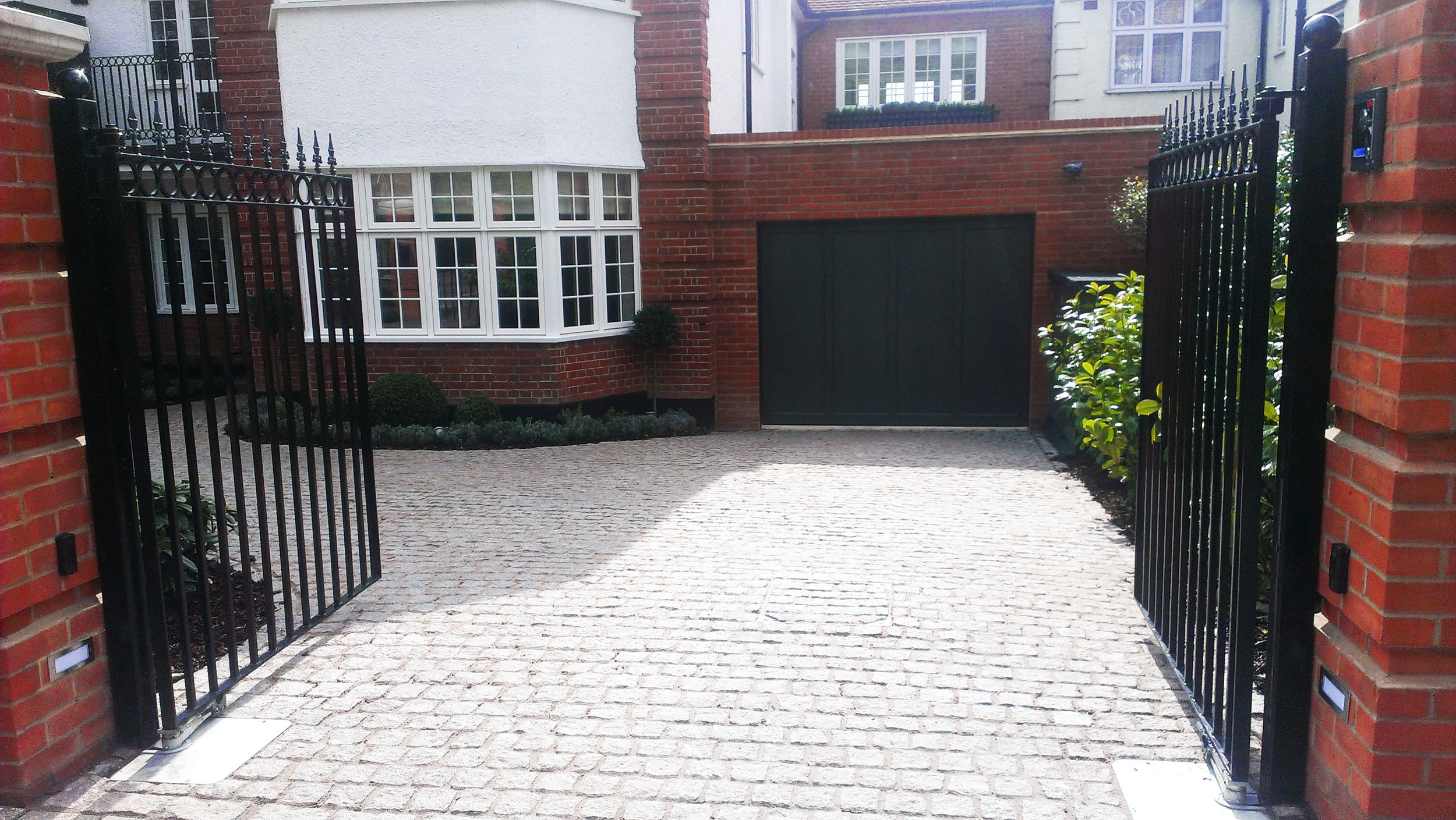 driveway-2---Gallagher-gardens---Landscaping-Oxford.jpg