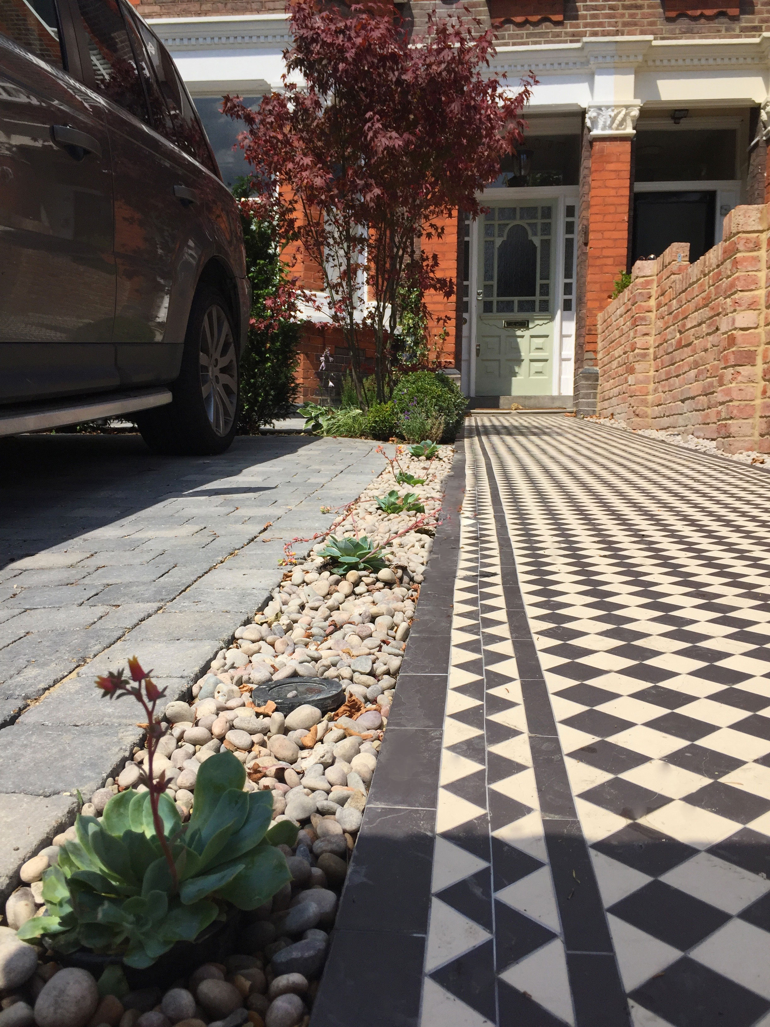 Victorian-path-8---Landscaping-Oxford---Gallagher-gardens.jpg