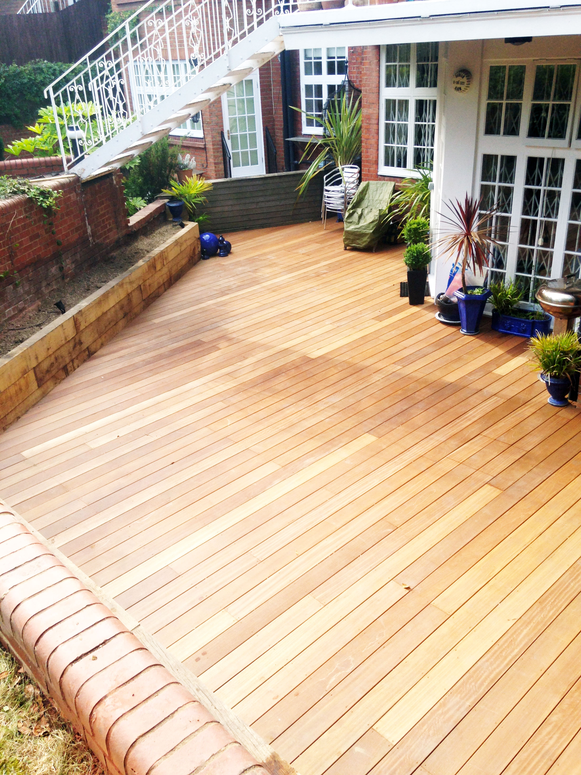 decking-3---Gallagher-gardens---Landscaping-Oxford.jpg