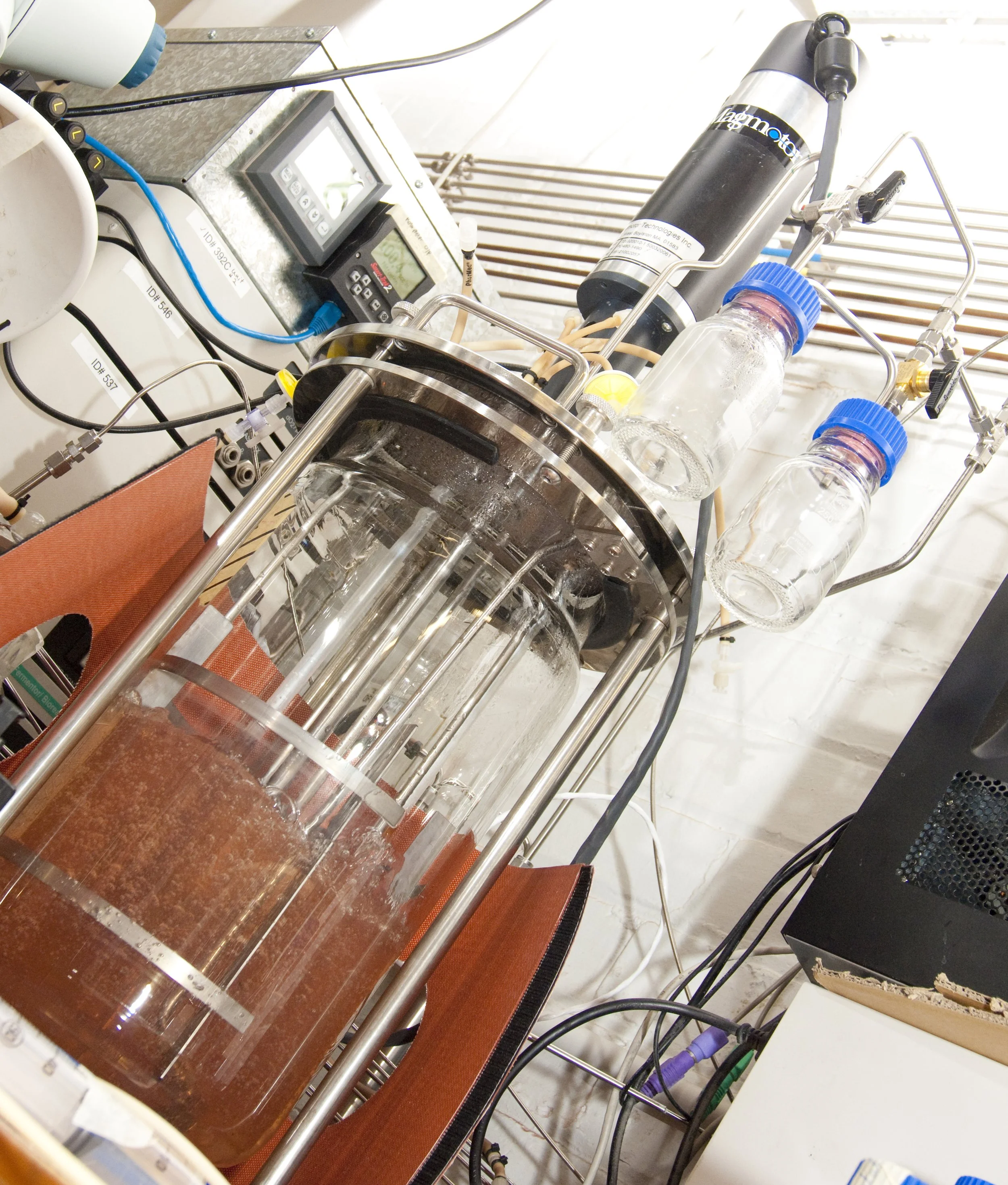 LanzaTech, with the support of Danone, Discovers Method to Produce Sustainable PET Bottles from Captured Carbon