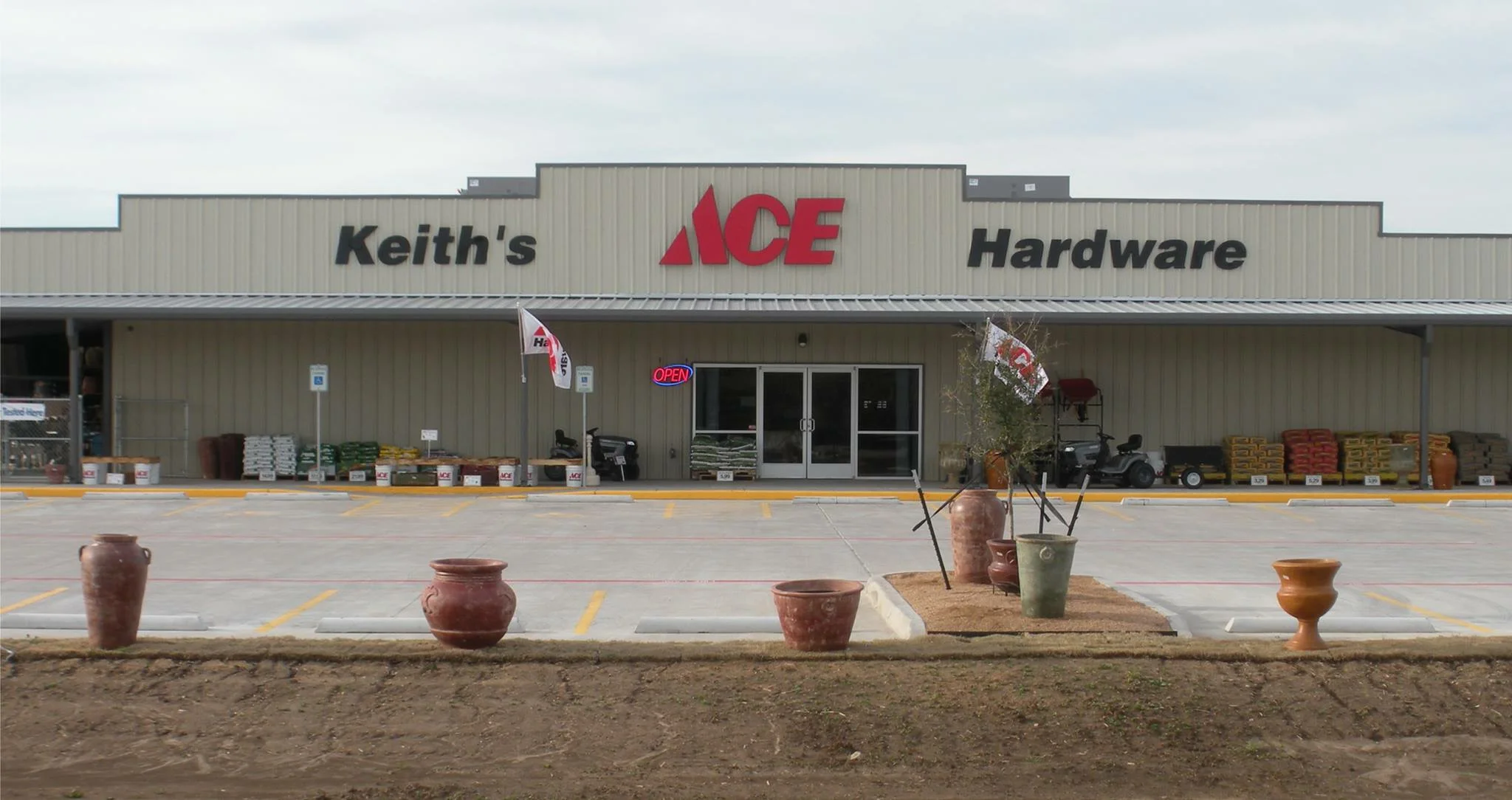 Keith's Ace Hardware in china spring January 2015