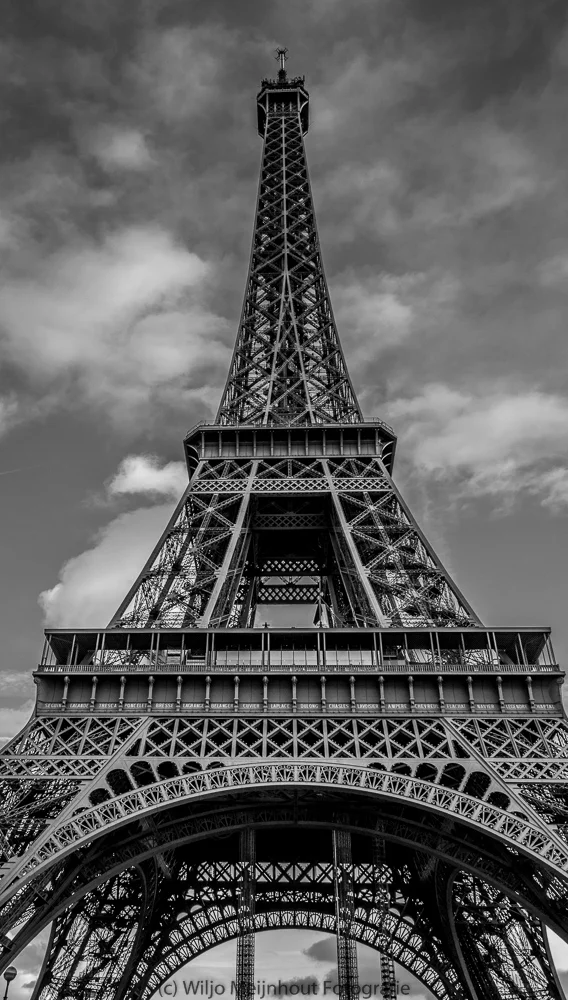 Eiffel Tower Paris Wiljo Meijnhout.jpg