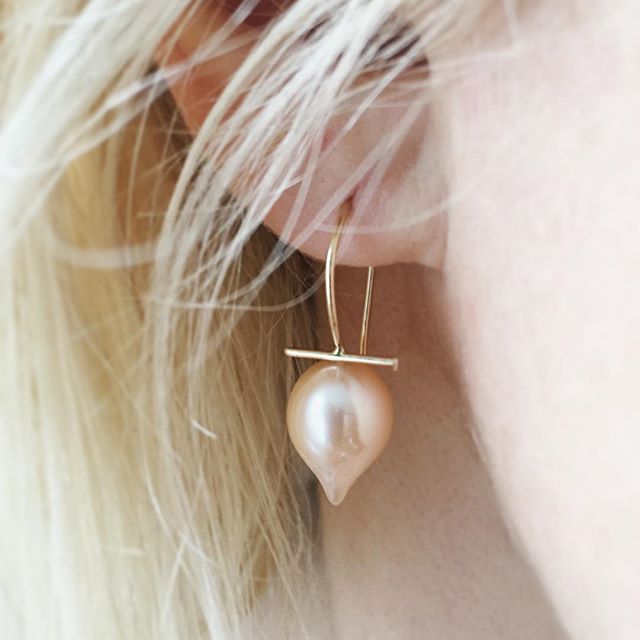 Peachy pink and perfectly pretty pointy pearls! 🍑 Out the door this morning for a lucky girl in Palo Alto!