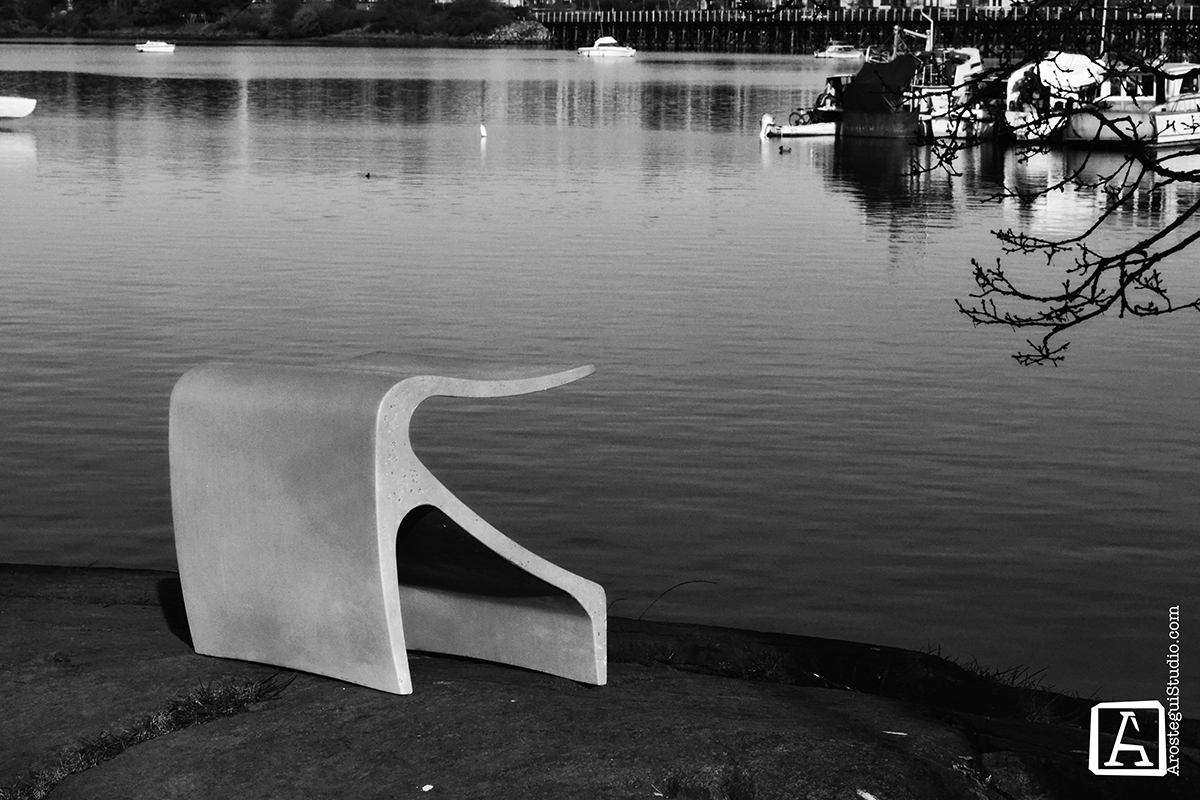 The Sofi bench, Ductal, UHPC (concrete)- ©2015 Arostegui Studio 