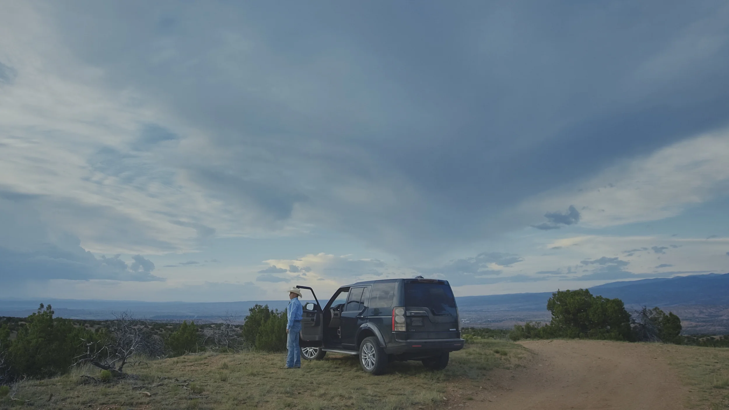 LAND ROVER_COVER_Blank.jpg
