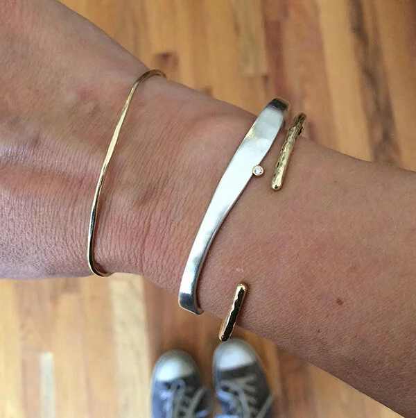 18kVineBangleNileCuffDiamTshirtCuff10k_72.jpg