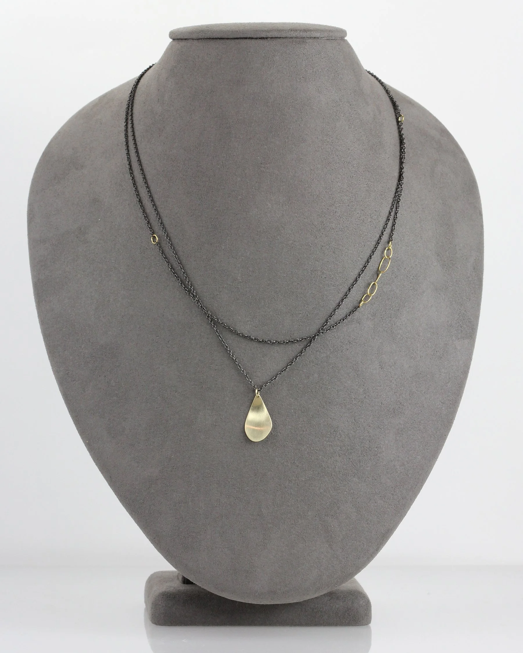 GreyNeck-10kSwayNecklace4x5.jpg
