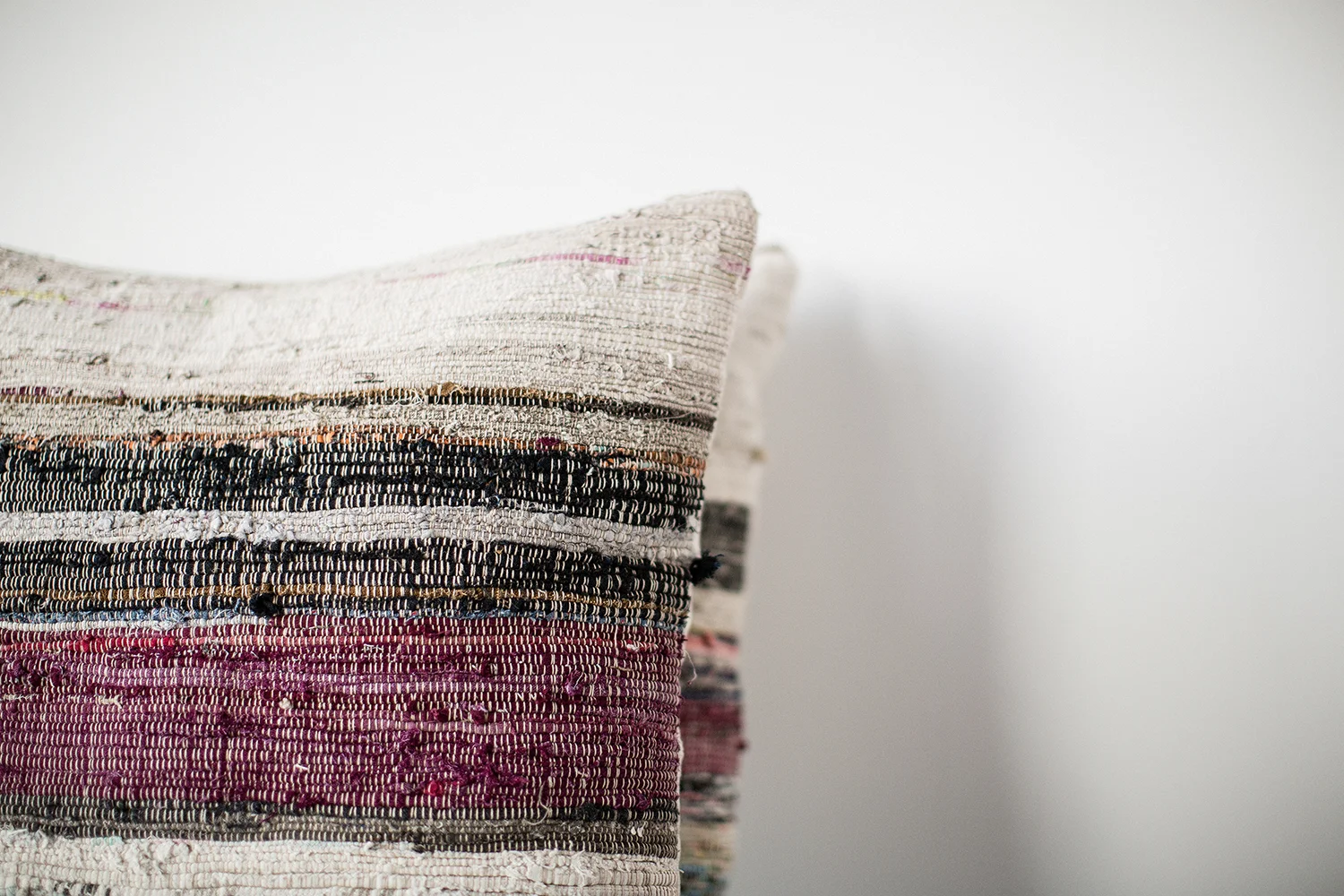B+C_20150904-136 ist pillows web.jpg