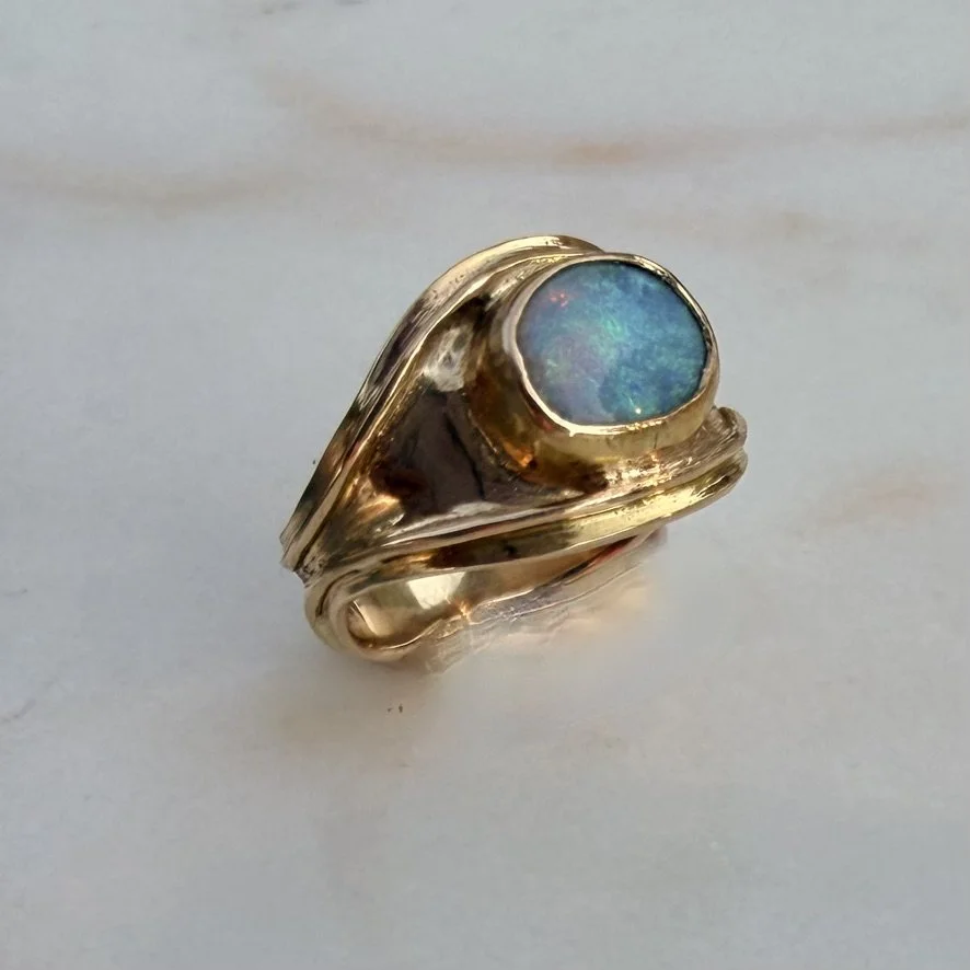 Gold vilya ring