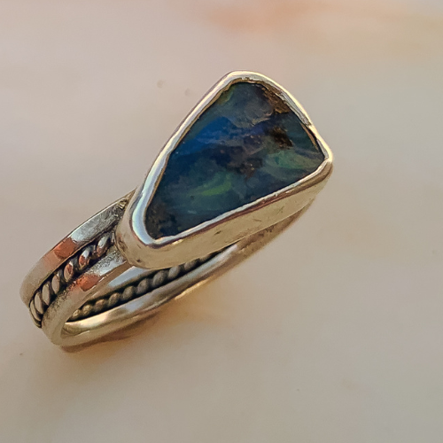 Geo boulder opal. Size 7.