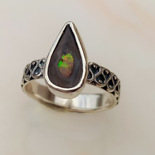 Bright at the Core. Size 9.5