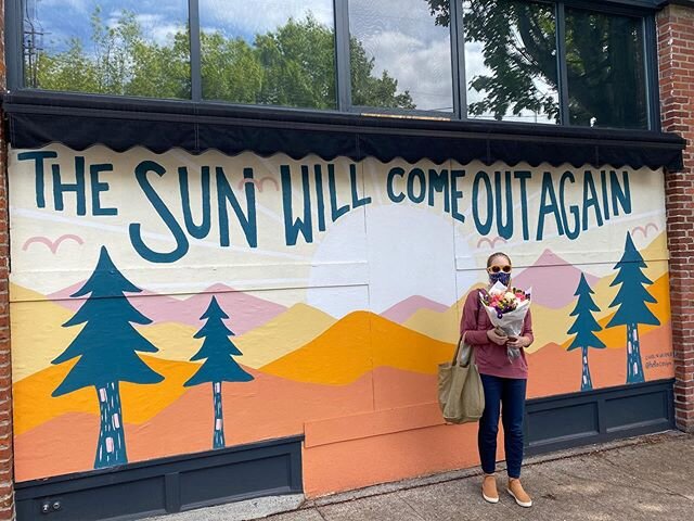 Social Distance Diary: The #ballardfarmersmarket has reopened for socially distant shopping. It was very well-organized with hand-washing stations, line entry spaced by 6 feet, and safe places to wait so that one group could approach a stand at a tim