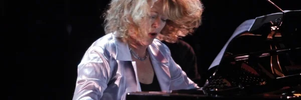 Lisa Moore Voice & Piano