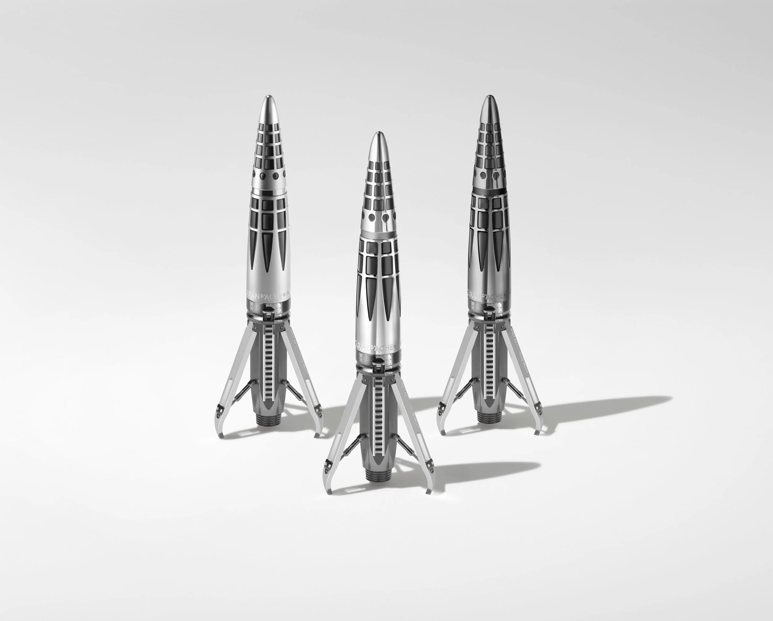 Astro-3 fusees.jpg