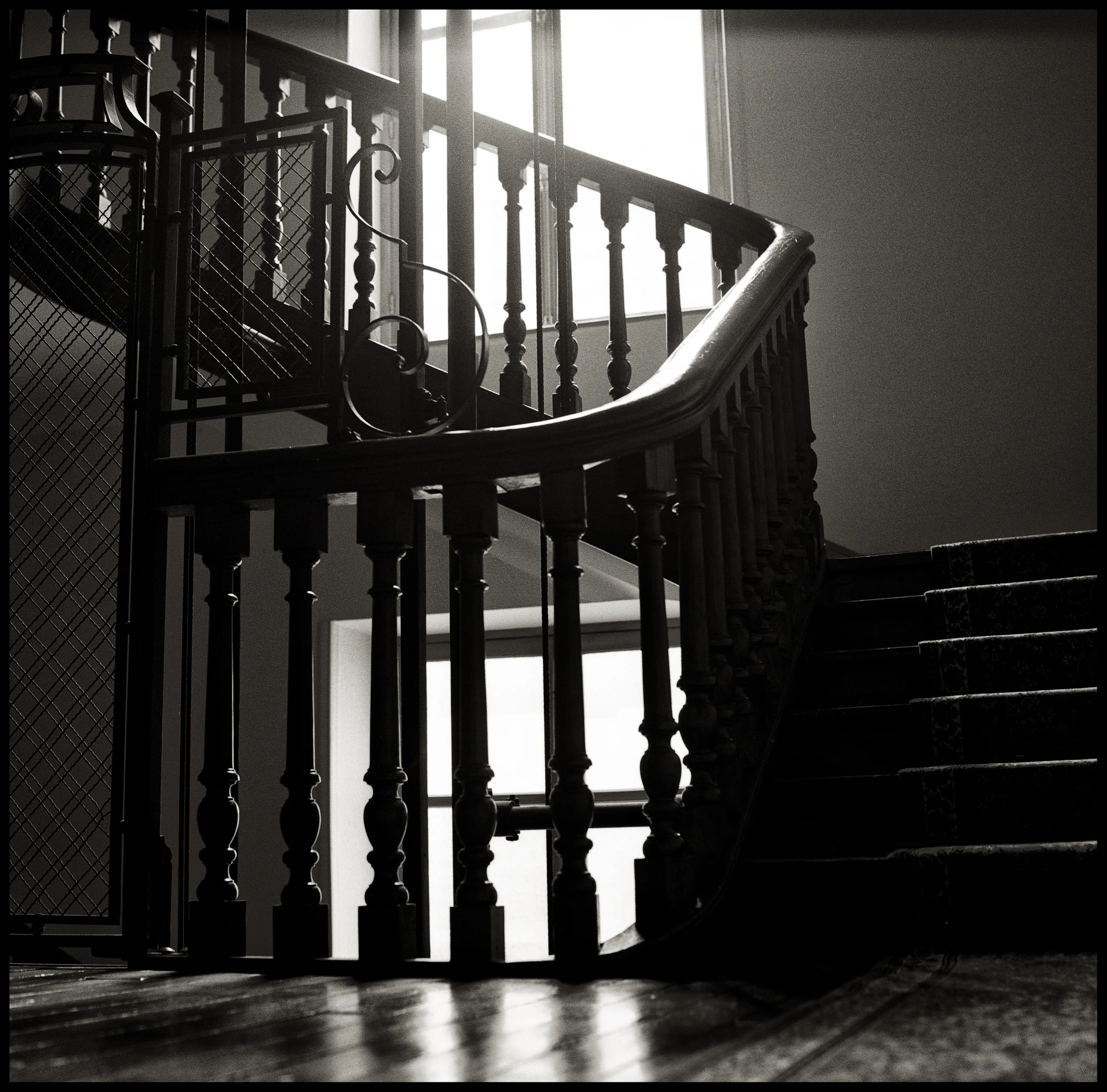 Escalier_Britannia_Biarritz_Hasselblad.jpg