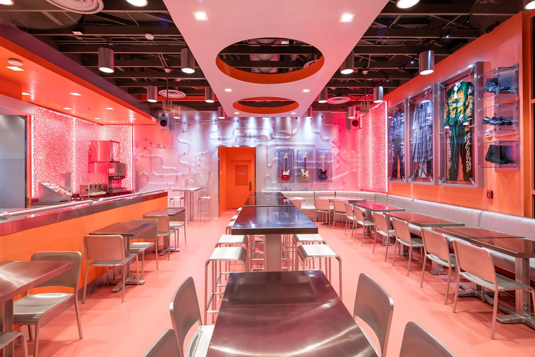 Raising Canes Inside night-13.jpg