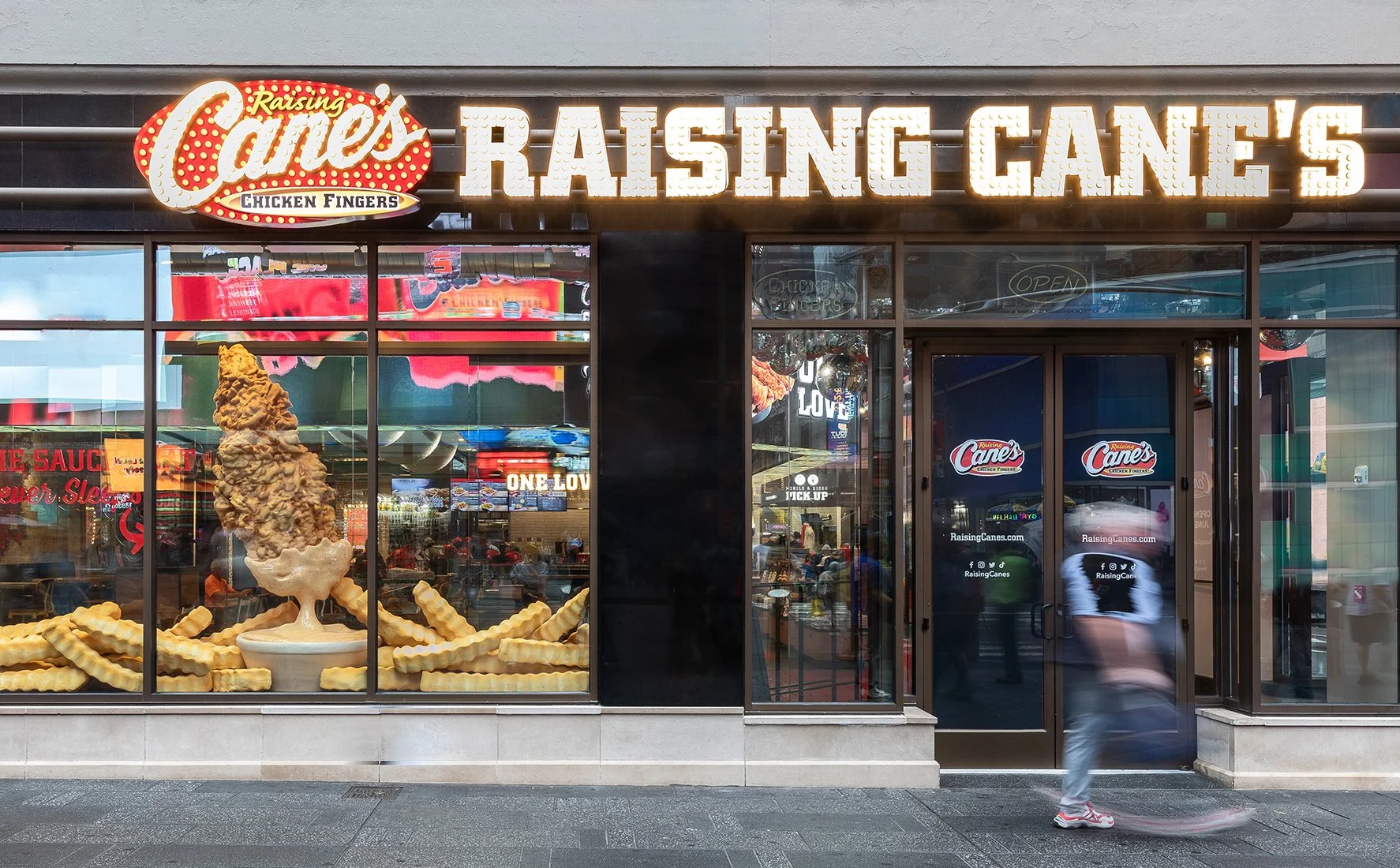 Raising Cane's-9E8A2387-HDR-RT.jpg