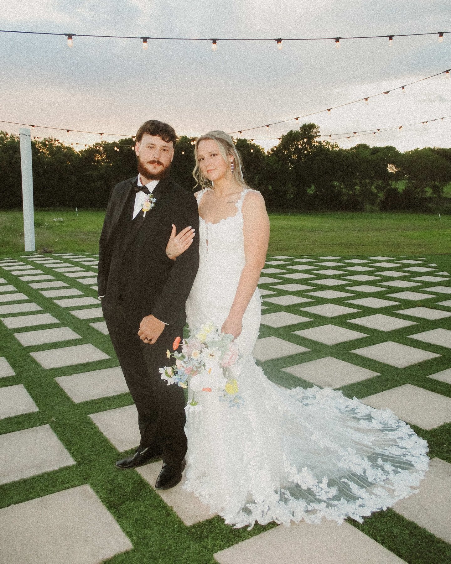 New batch of Canon Point and Shoot wedding frames. See ~100 images in story. Enjoy