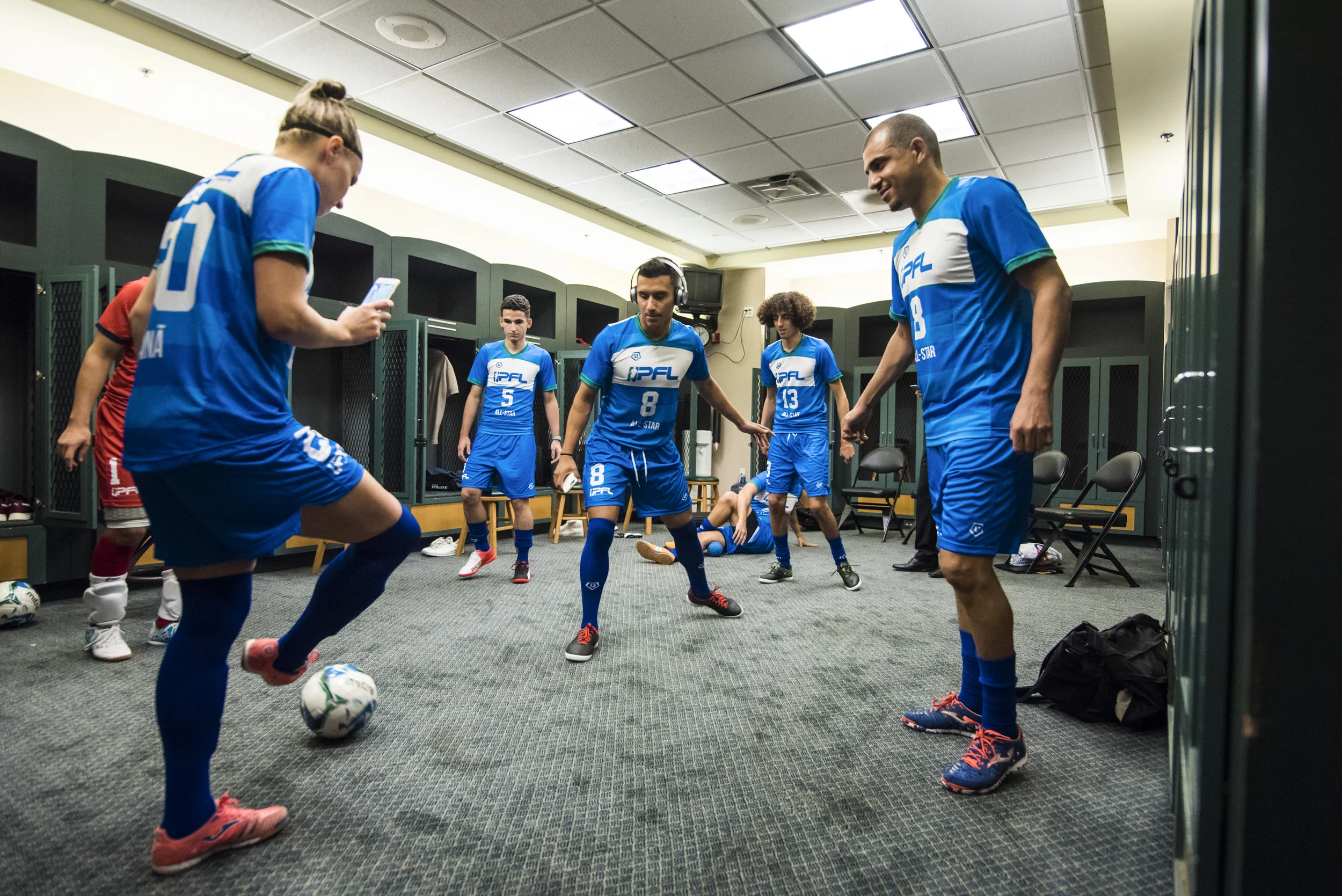 Pre-game warmup & Periscoping,