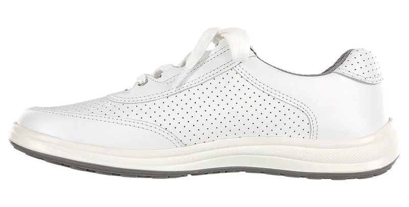 sportywhiteperf_2.jpg