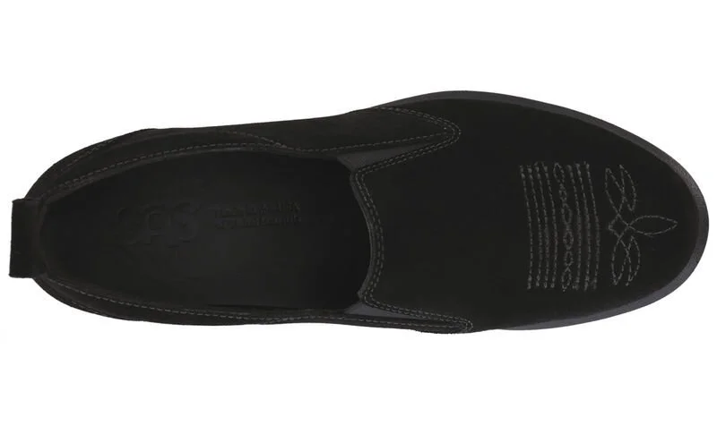 SaddleBlackSuede_3.jpg