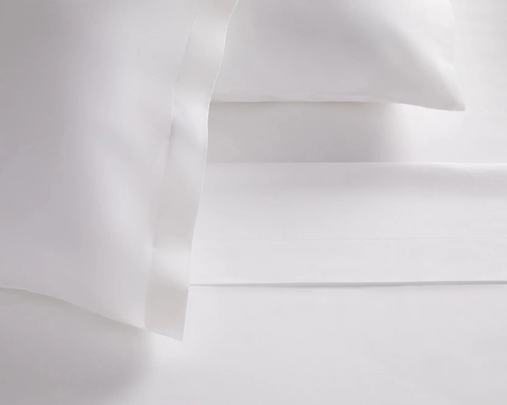 RS36933_the-ritz-carlton-pillowcase-classic-white-RTZ-245-05-WH-vA5-lpr.jpg