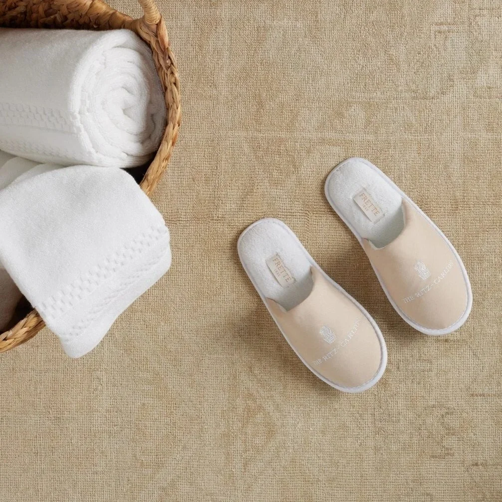 RS33025_the-ritz-carlton-slippers-frette-microfiber-beige-RTZ-457-02-WL-BE-AD-vC3-lpr.jpg