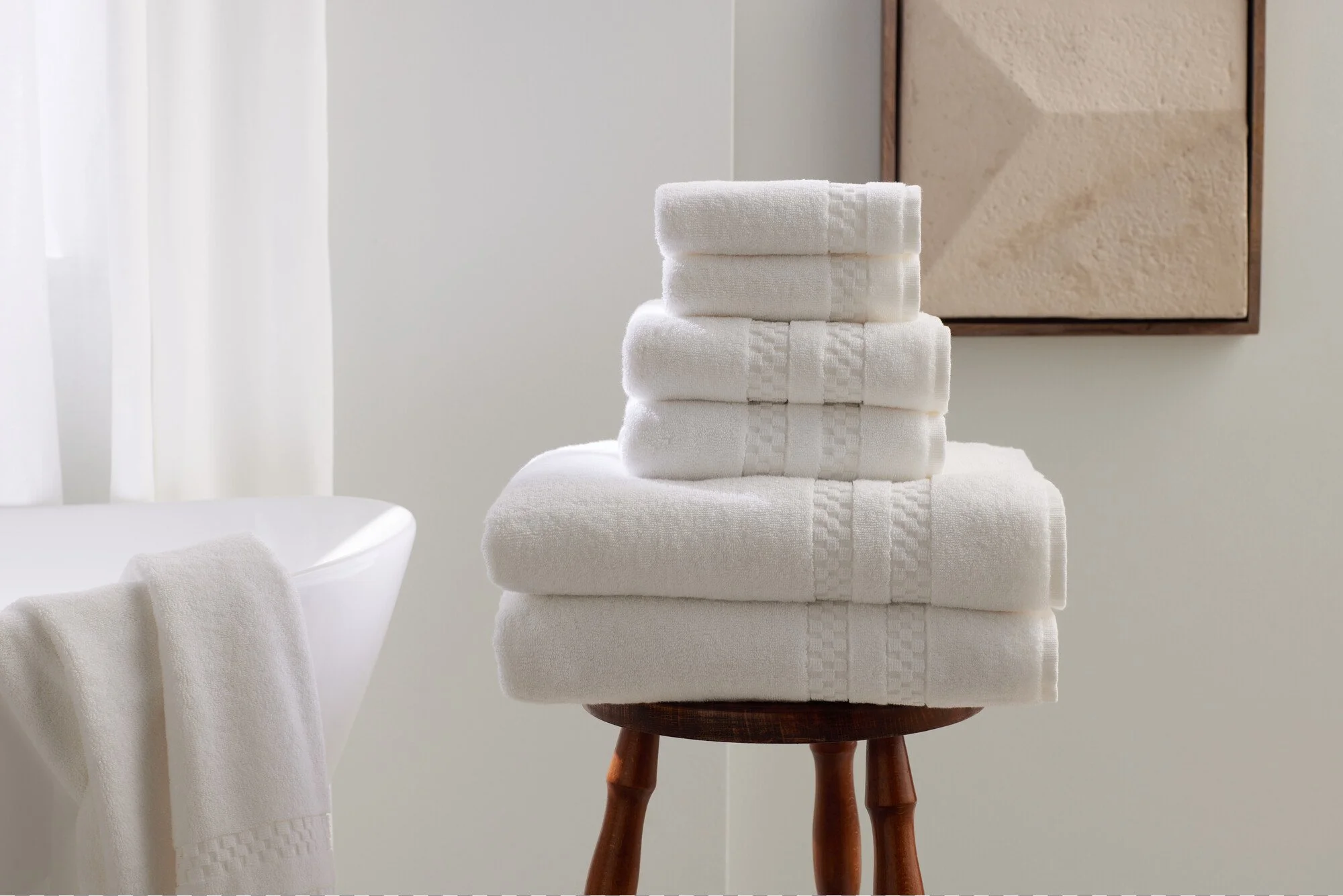 RS33035_the-ritz-carlton-bath-towel-set-RTZ-320-01-SET-BT-WH-vC3-lpr.jpg