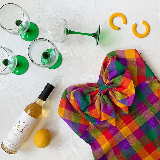 Summer party essentials at @cuttalossa.co !! Get ready for the weekend, we’re open 12-7pm today! 🌞🌸🍹
