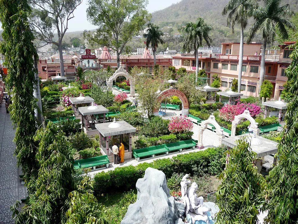 statue-garden.jpg