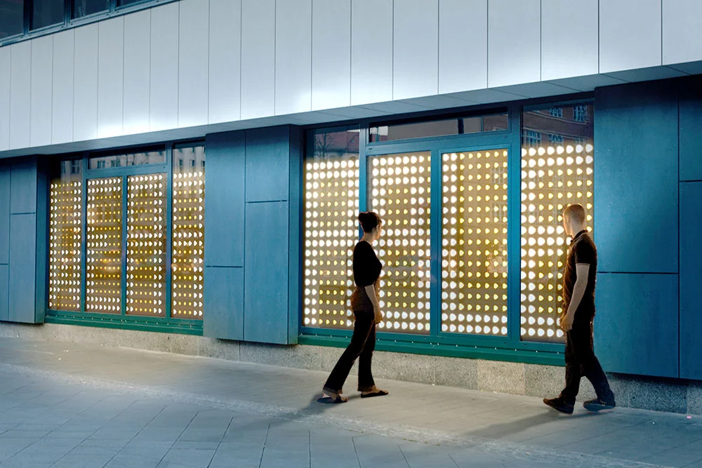 zalando_Fenster_closeup_night.jpg