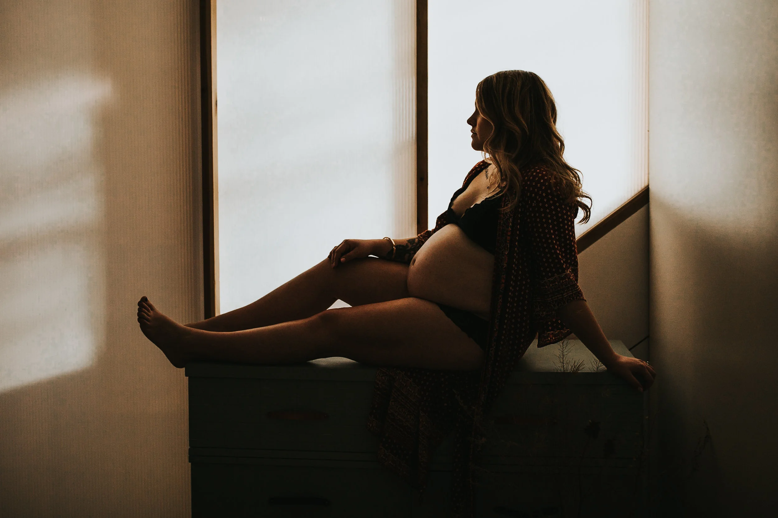 Moody-Intimate-Maternity-Photographer-Calgary-Alberta
