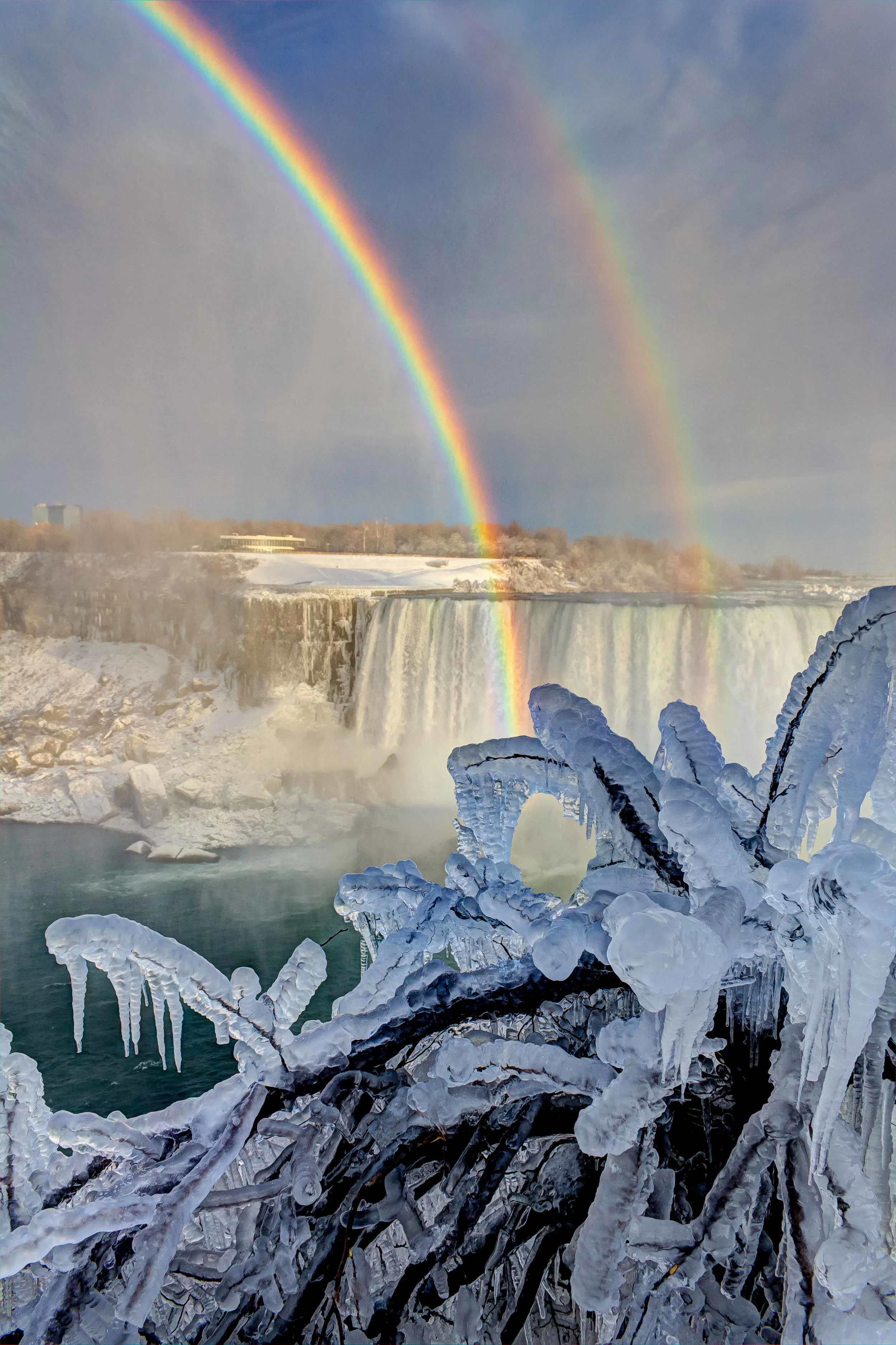 Niagara Ice Rainbow-1.JPG