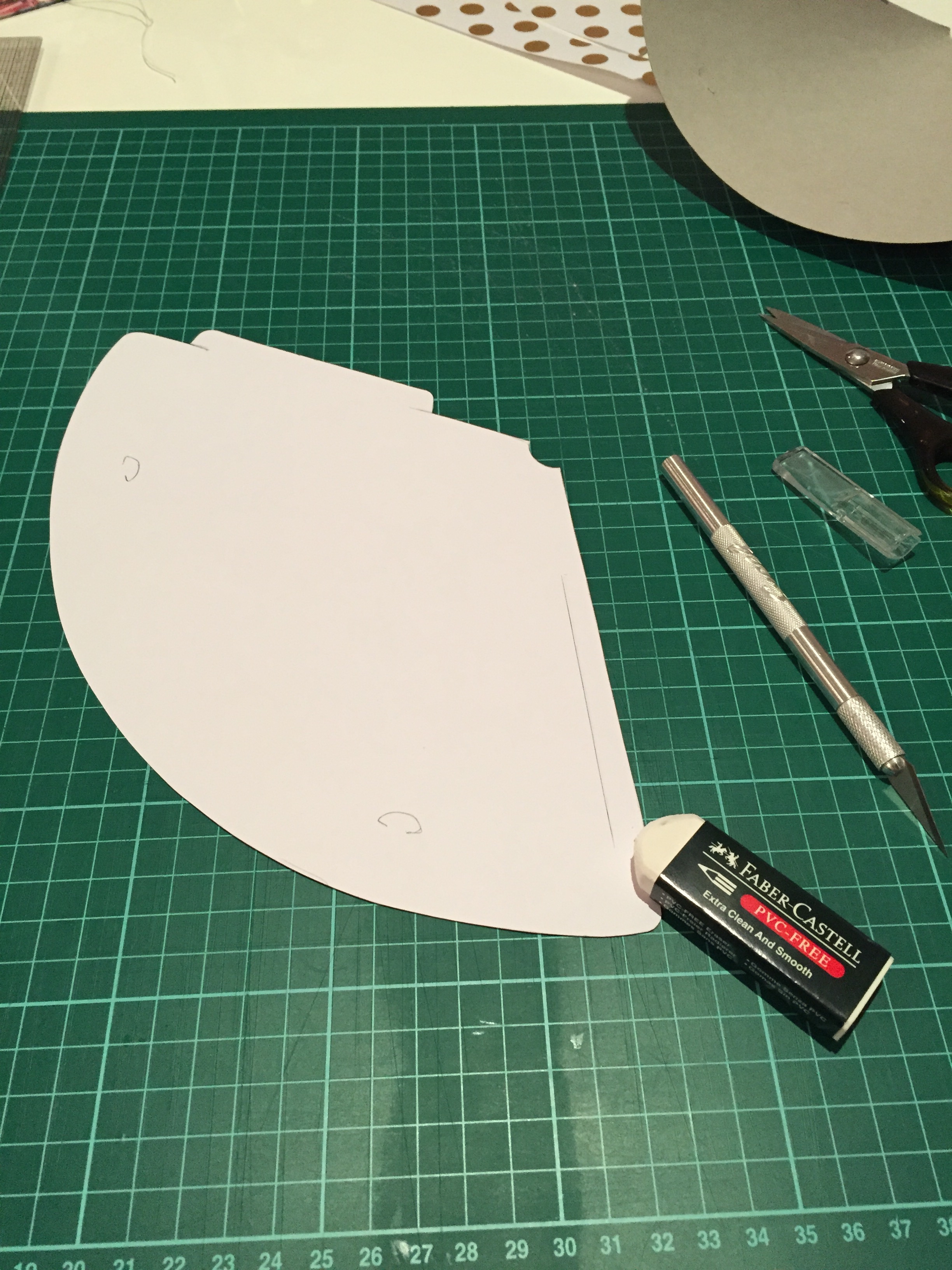 It should look like this. After cutting I then went back and gently erased all the pencil lines.