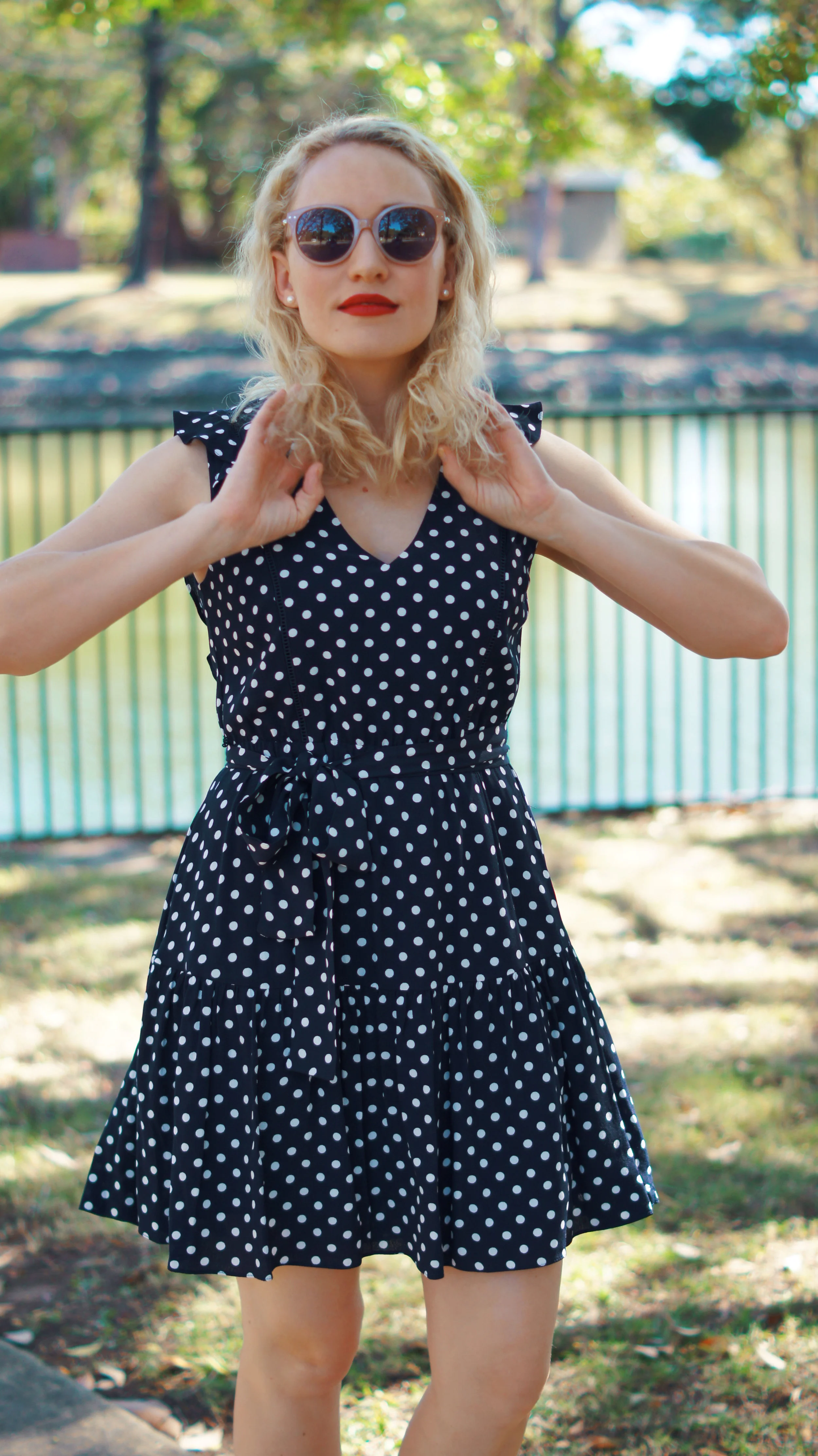 ForeverNewNavyPolkaDotDress_Noskam.jpg