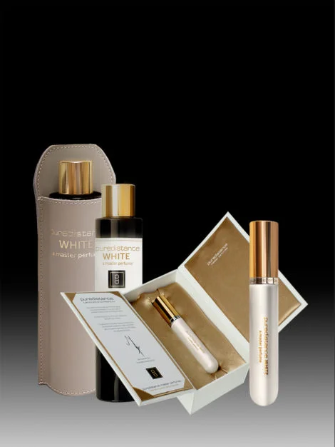 puredistance-master-perfumes-white-17.5ml-60ml-100ml-giftbox-flacon-handmade-leather-holder-ga06-470x626.jpg