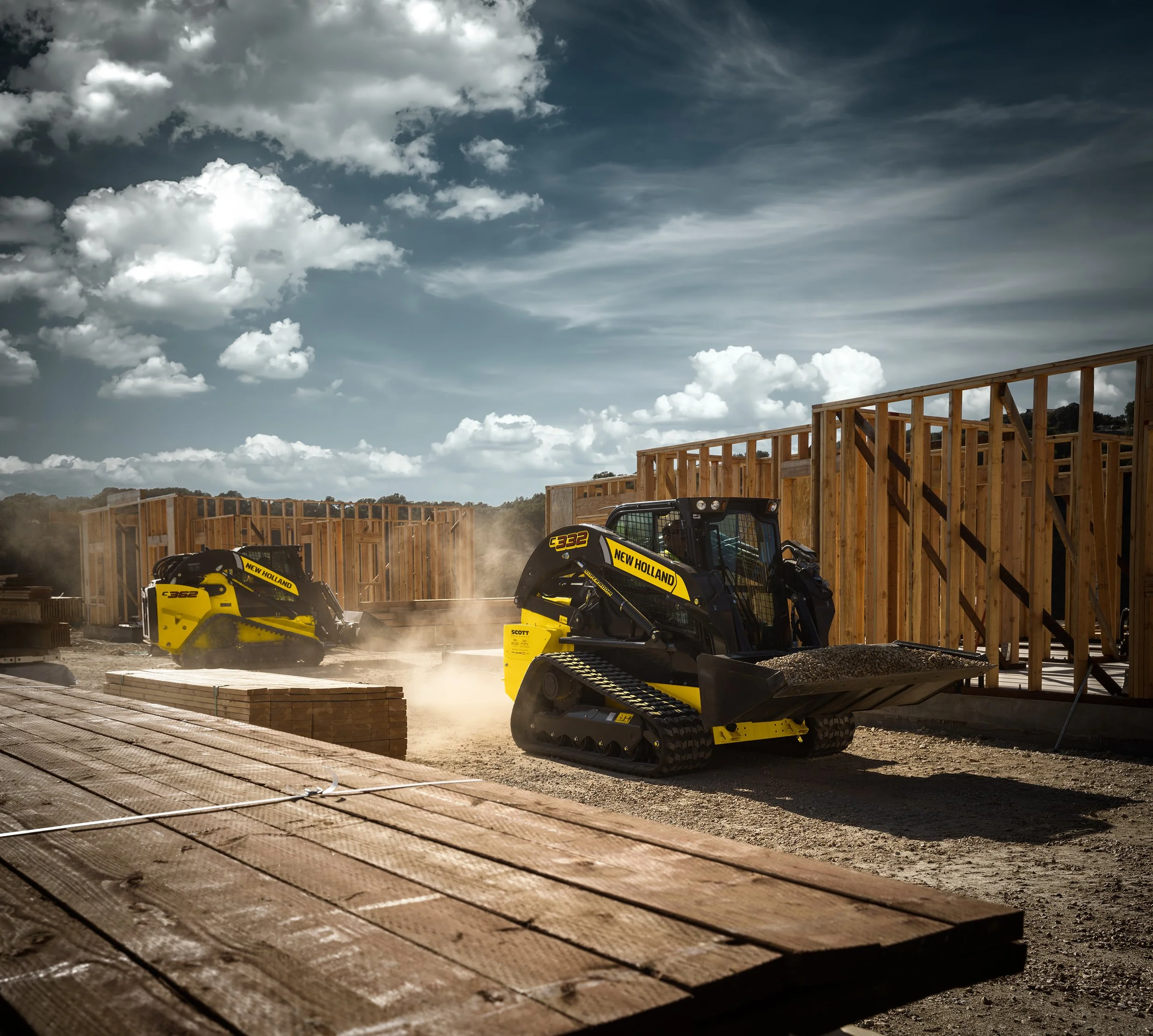 16 - NH_C332_Bucket_Gravel_Move_Heavy.jpeg