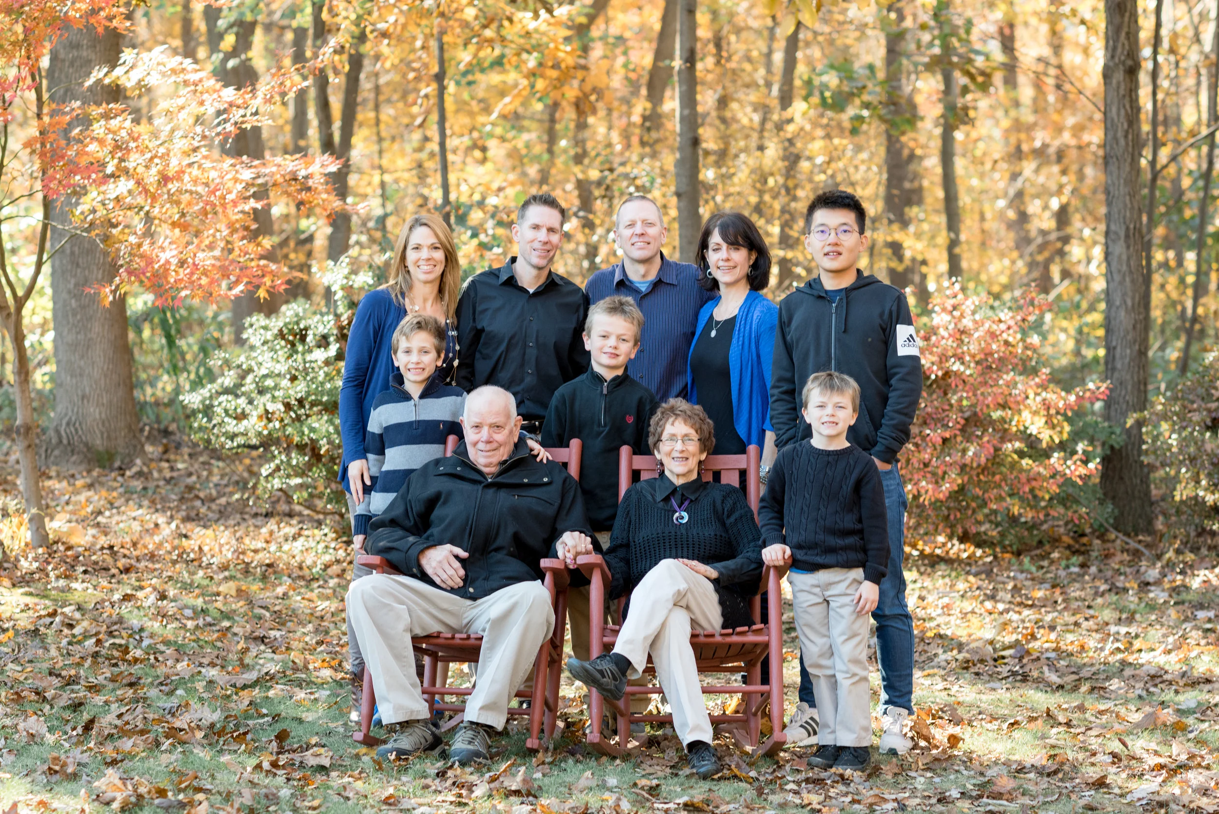 large family photo ideas outdoors