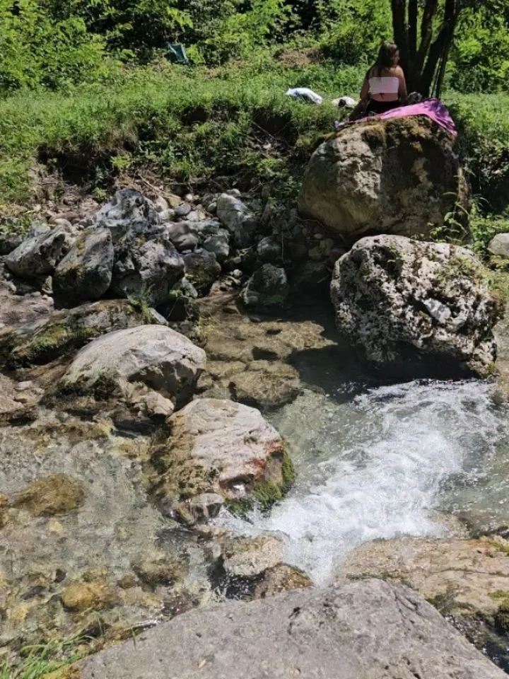 Pozze di Bonacina, midden in Lecco, een klein stukje paradijs!
Spelen in het koude bergwater!

#pozzedibonacina #pozzelecco #paradise #canyoning #waterval #naturelovers #italia