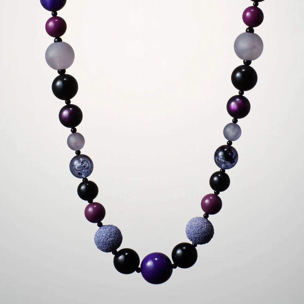 lucite-aubergine (1).jpg