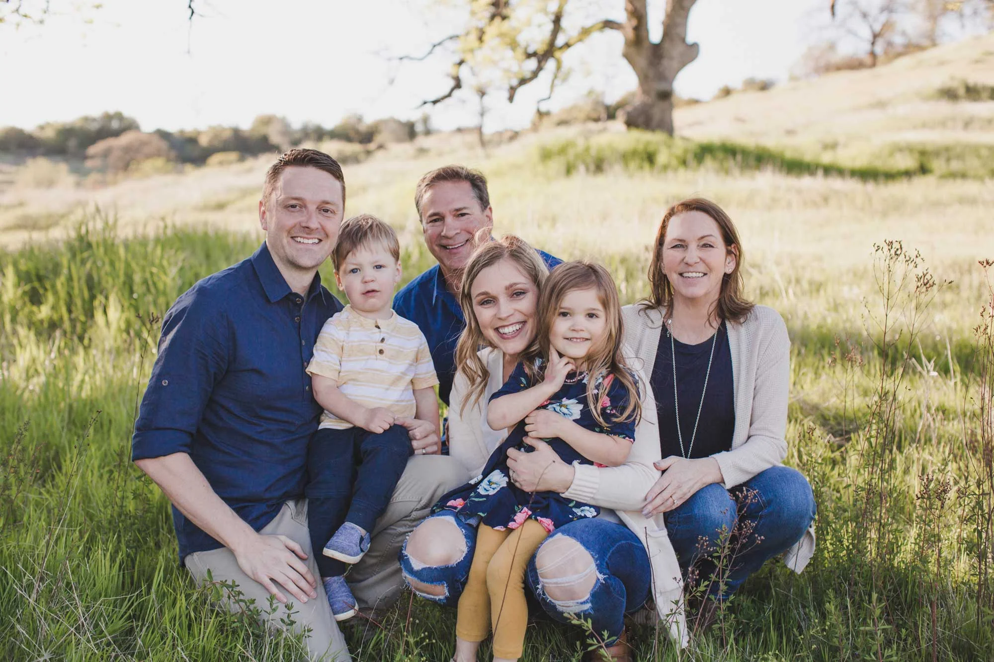 AVH_Photography_family_portrait_lifestyle_shoot_spring_style_cute_outfits.jpg