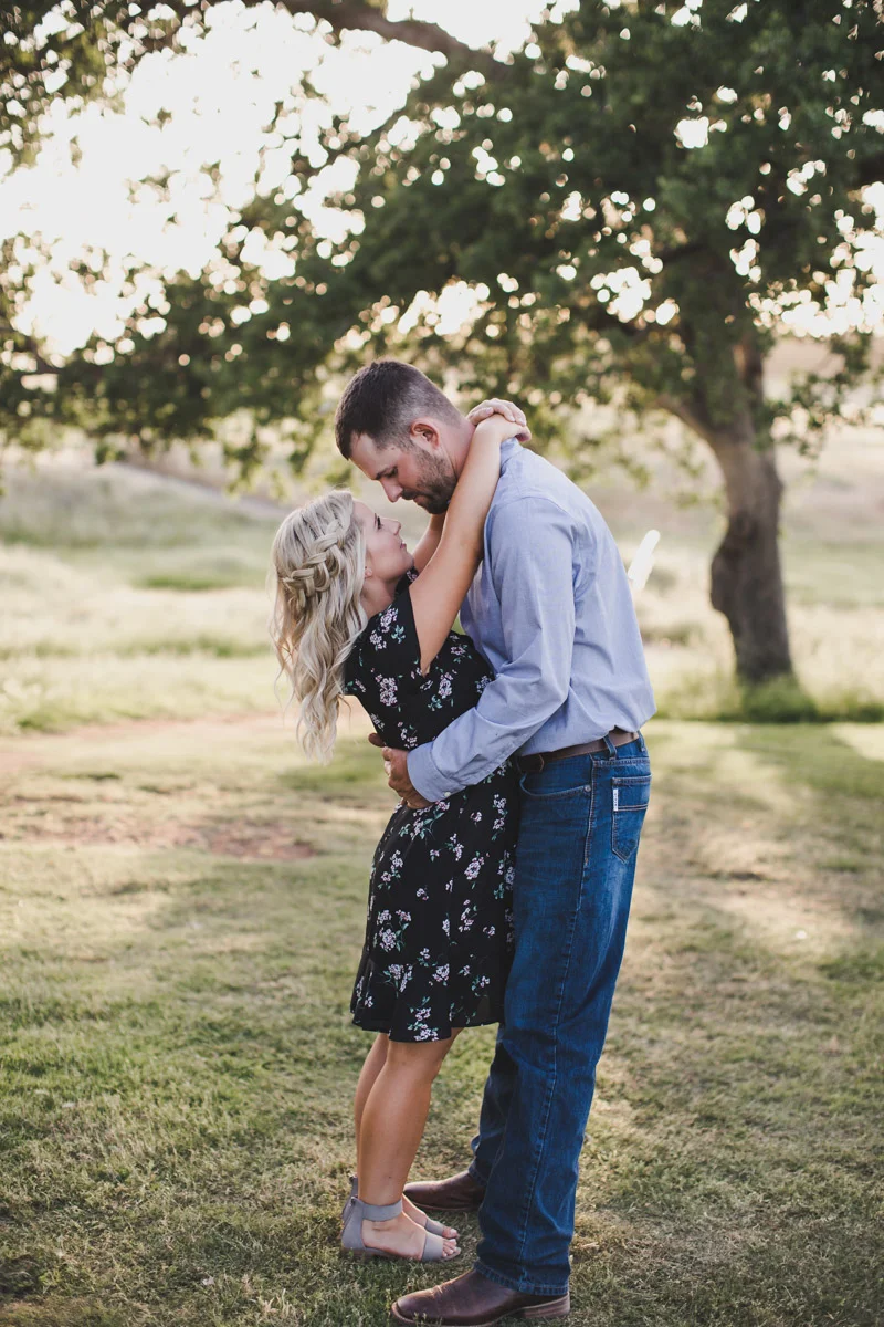 chico_ca_engagement_photos_AVH_Photography_upper_park_wedding_phphotographer_0024.jpg