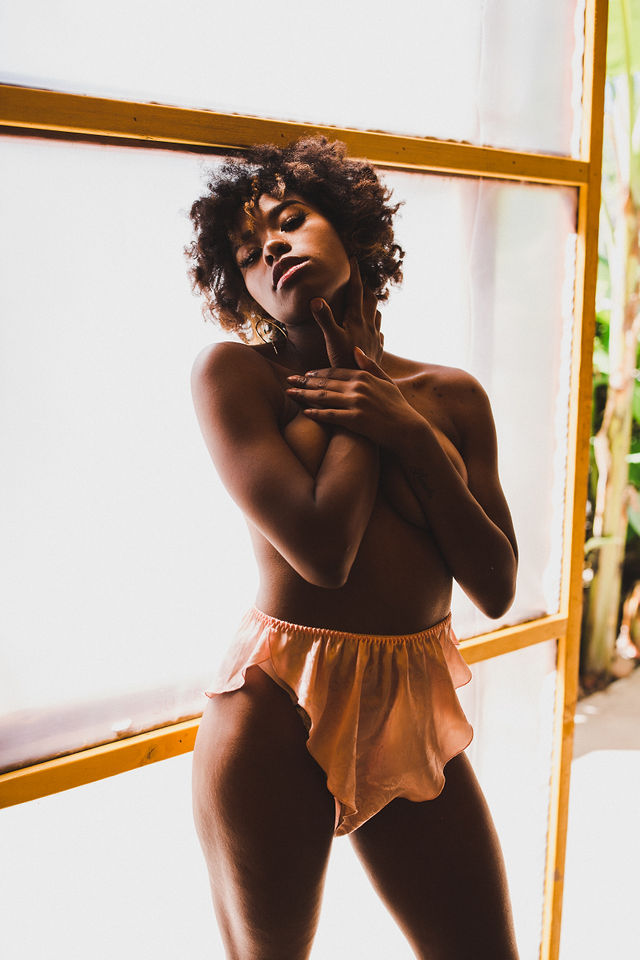 AVH_Photography_ramblin_rose_solstice_intimates_luna_peach_design_collaboration_brand_photography_00187.jpg