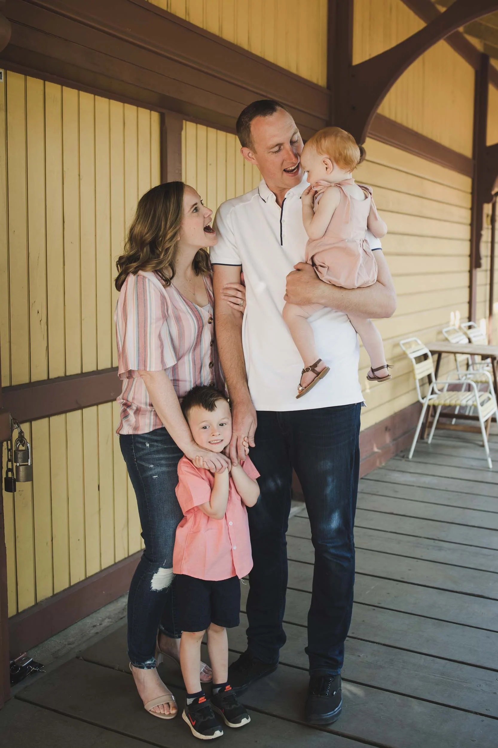 chico_photographer_family_photos_avh_photography_family_of_four_6.jpg