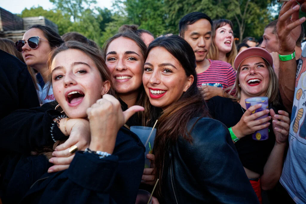 5D3_2500_Crowd.jpg